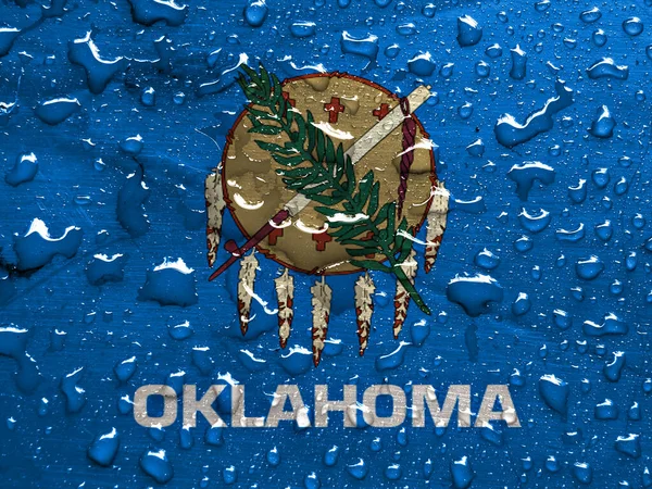 Oklahoma bayrağı yağmur damlalarıyla