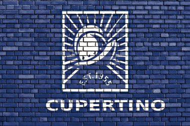 Tuğla duvara Cupertino bayrağı