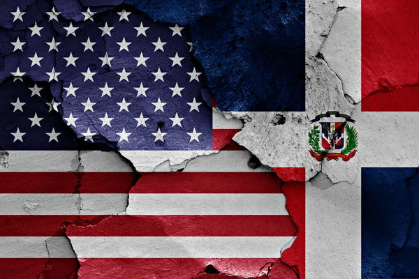 Drapeaux Des États Unis République Dominicaine Peints Sur Mur Fissuré — Photo