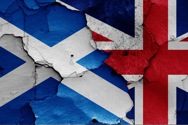 Flaggor Skottland Och Storbritannien Målade Spruckna Väggar — Stockfoto