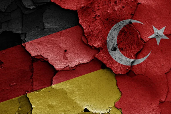 Zászló Németország Törökország Festett Repedt Falra — Stock Fotó