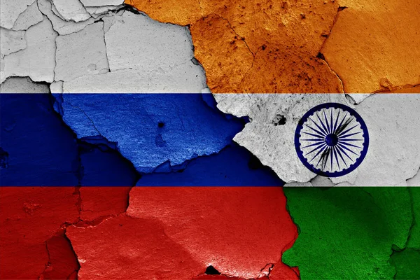Zászló Oroszország India Festett Repedt Falra — Stock Fotó