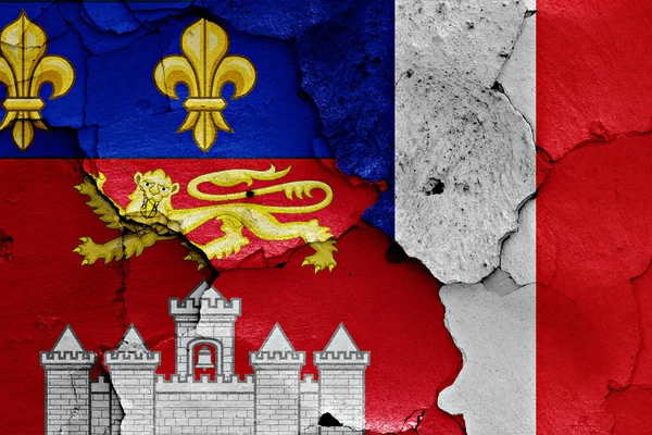 Flaggor Bordeaux Och Frankrike Målade Sprucken Vägg — Stockfoto