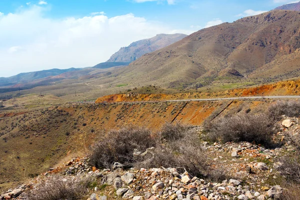 Berg Och Road Soliga Vårdag Armenien — Stockfoto