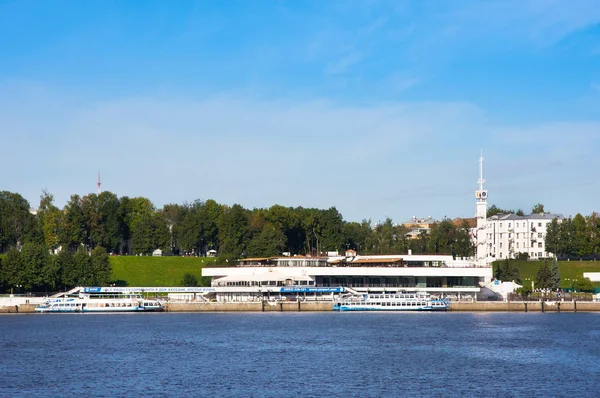 Γιαροσλάβλ Ρωσία Αυγούστου 2018 Καλοκαιρινό Τοπίο Στον Ποταμό Βόλγα Και — Φωτογραφία Αρχείου