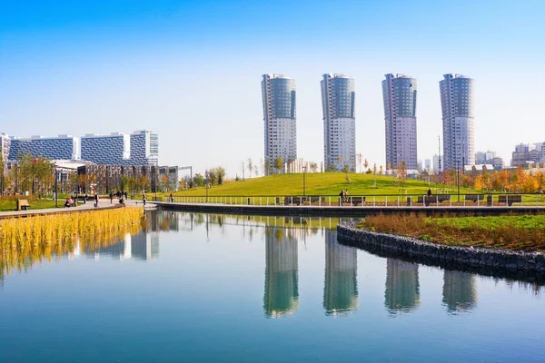 Moskova, Rusya - 18 Ekim 2018: Yeni Şehir Parkı 