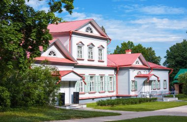 Abramtsevo, Moscow region, Rusya Federasyonu - 12 Haziran 2018: ülke manor house 18. yüzyılın. Tarihsel, sanatsal ve edebi Müzesi-rezerv 