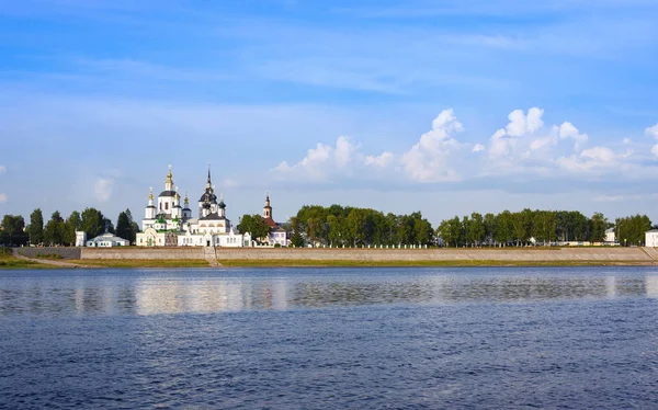 Églises Célèbres Été Vue Centre Historique Veliky Ustyug Depuis Rivière — Photo