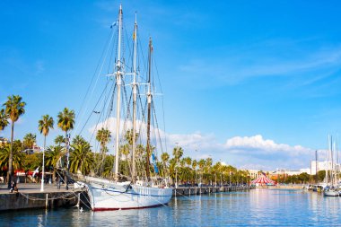 Barcelona, İspanya - 19 Ocak 2019: Santa Eulalia, üç direkli yelkenli, Port Vell. 1919'da başlatılan ticaret gemisi parçasıdır şimdi Barcelona Denizcilik Müzesi