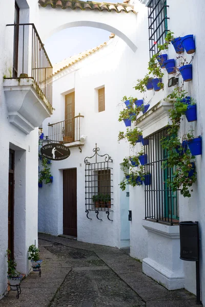 Terytorium unikalnego kompleksu architektonicznego Poble Espanyol hiszpańskiej wsi, gdzie kopie znanych i piękne domy z kraju domy — Zdjęcie stockowe