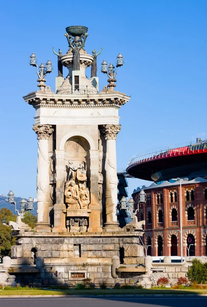 Beroemde fontein op Placa d'Espanya, Barcelona, Catalonië, Spanje — Stockfoto