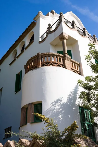 Trias House é um edifício residencial estilo Art Nouveau, que é construído no território do Parque Guel — Fotografia de Stock