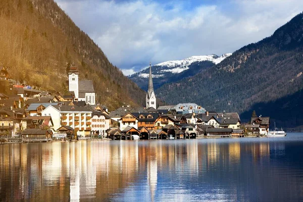 Hallstatt Unesco Heritage Village Mot Fjäll Och Sjö Vintern Det — Stockfoto