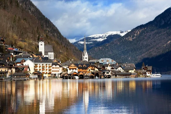 Hallstatt Unesco Heritage Village Mot Fjäll Och Sjö Vintern Det — Stockfoto