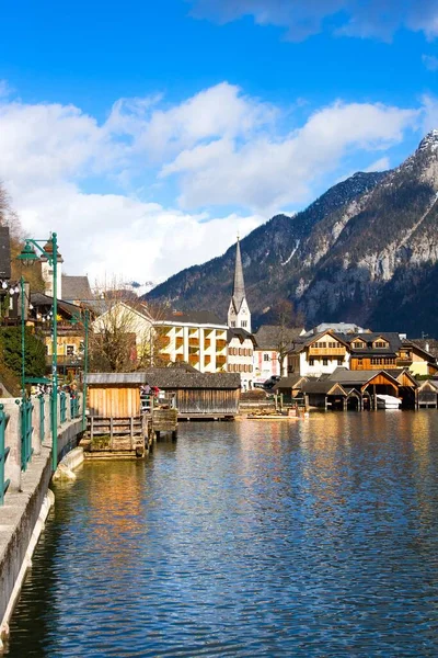 Hallstatt Austria Febrero 2020 Hallstatt Pueblo Patrimonio Unesco Contra Montaña — Foto de Stock