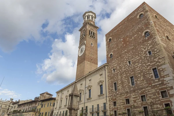 Πύργος Torre Dei Lamberti Πόλη Της Βερόνα Ιταλία — Φωτογραφία Αρχείου