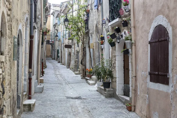 Στενό Δρομάκι Στην Πόλη Της Viviers Γαλλία — Φωτογραφία Αρχείου