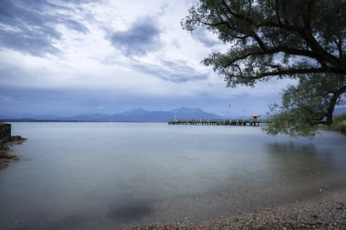 Göl Chiemsee Bavaria, Almanya için iskeleye