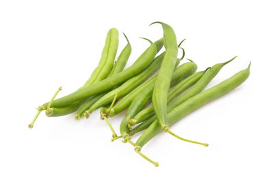 Beyaz izole Yeşil taze fasulye