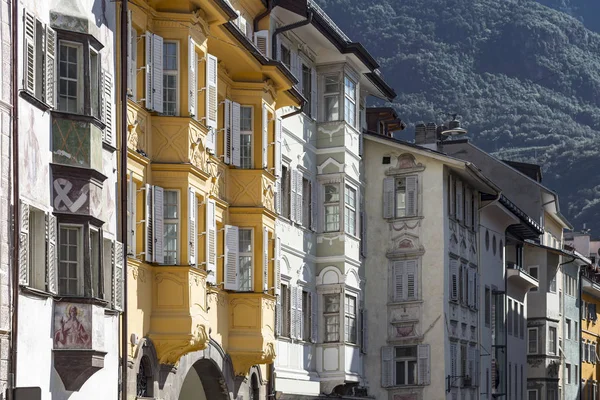 Facciate Tipiche Abitazioni Romatiche Bolzano Nord Italia — Foto Stock