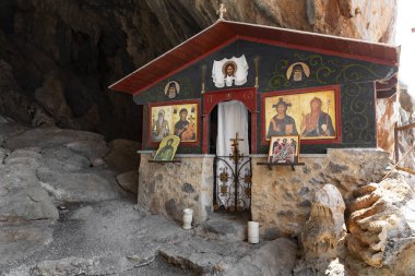 St. Antonios kaya Kilisesi yakınındaki Agios Ioannis, Crete, Yunanistan