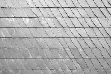 Arkaplan olarak tipik bir ev olan Thüringen, Almanya 'da kayrak döşemeler