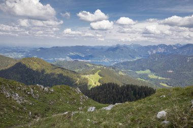 Viev Fockenstein zirvesinden Tegernsee Gölü 'ne Almanya, Bavyera' da