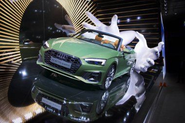  Yeni Audi A5 40 Tdi quattro Cabriolet araba sergilendi