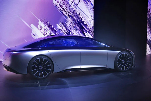 Mercedes benz visão eqs luxo carro conceito elétrico — Fotografia de Stock