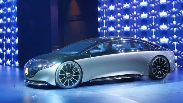 Mercedes Benz Vision Eqs luksusowy elektryczny samochód koncepcyjny — Zdjęcie stockowe