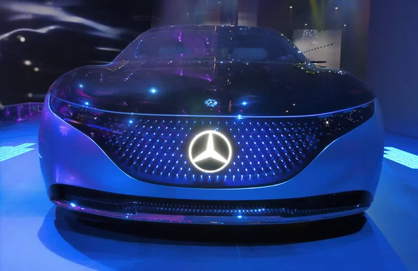 Mercedes Benz Vision Eqs luksusowy elektryczny samochód koncepcyjny — Zdjęcie stockowe