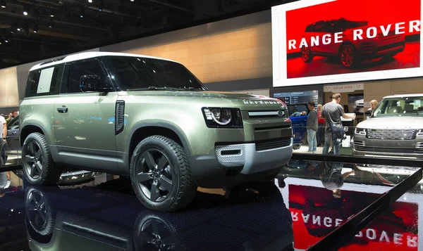 2014 년 10 월 30 일에 확인 함 . Range Rover car hiled at the Frankfurt IAA Motor show 2019. — 스톡 사진