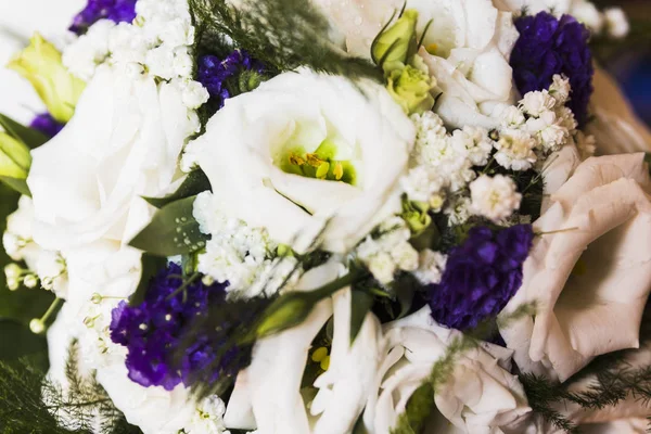 Düğün günü gelin buketi