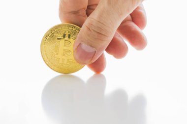 Bitcoin Cryptocurrency dijital para Btc para birimi teknoloji iş Internet kavramı biraz. Bitcoin holding eller