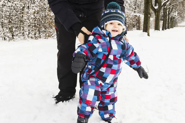 Bebê Neve Floresta — Fotografia de Stock