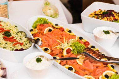 yemekleri büfe restoranında çeşitli Salatalar ile