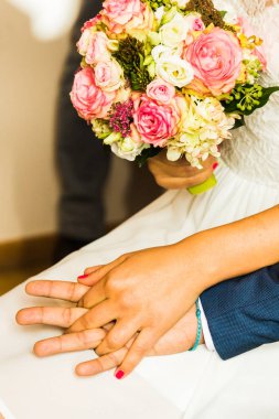 gelin buketi düğün günü