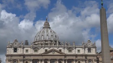  Roma, St. Peter Bazilikası büyük kubbe. 