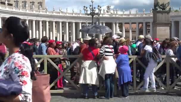 Rome Mei 2018 Toeristen Peter Square Voor Het Publiek Van — Stockvideo