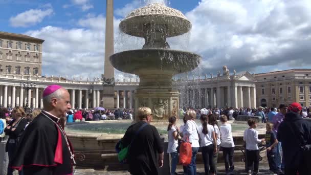 Rom Maj 2018 Turister Peter Square För Målgruppen För Påvens — Stockvideo