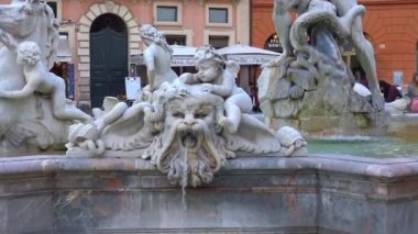 4 k Roma, 16 Mayıs 2018, piazza Navona, Neptün Çeşmesi, Zappal tarafından heykeller ve Della Bitta, 1878. Ayrıntıları görüntüle ve.