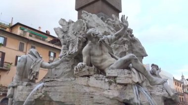 4k 1651.View ve detayları mimar G.L. Bernini tarafından Roma, 16 Mayıs 2018, piazza Navona, dört ırmak Çeşmesi fark.