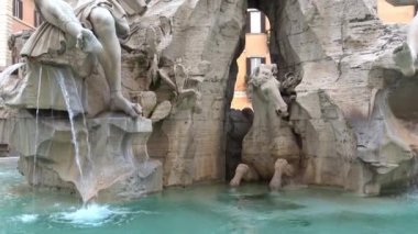 4k 1651.View ve detayları mimar G.L. Bernini tarafından Roma, 16 Mayıs 2018, piazza Navona, dört ırmak Çeşmesi fark.