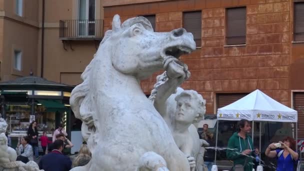 Roma Maggio 2018 Piazza Navona Fontana Del Nettuno Con Sculture — Video Stock