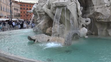 4k 1651.View ve detayları mimar G.L. Bernini tarafından Roma, 16 Mayıs 2018, piazza Navona, dört ırmak Çeşmesi fark.