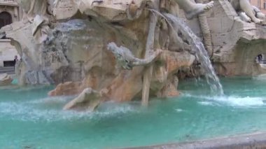 4k 1651.View ve detayları mimar G.L. Bernini tarafından Roma, 16 Mayıs 2018, piazza Navona, dört ırmak Çeşmesi fark.