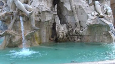 4k 1651.View ve detayları mimar G.L. Bernini tarafından Roma, 16 Mayıs 2018, piazza Navona, dört ırmak Çeşmesi fark.