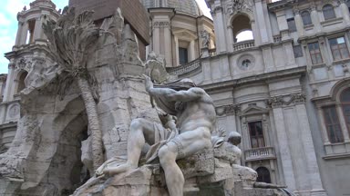 4k 1651.View ve detayları mimar G.L. Bernini tarafından Roma, 16 Mayıs 2018, piazza Navona, dört ırmak Çeşmesi fark.