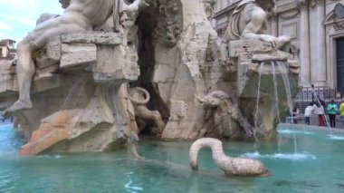4k 1651.View ve detayları mimar G.L. Bernini tarafından Roma, 16 Mayıs 2018, piazza Navona, dört ırmak Çeşmesi fark.