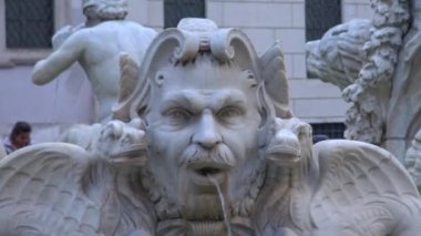 4k Roma, 16 Mayıs 2018, piazza Navona, Çeşme Moro G.L Bernini tarafından proje ve Antonio Mari tarafından 1654 yılında tamamlandı. Ayrıntıları görüntüle ve.